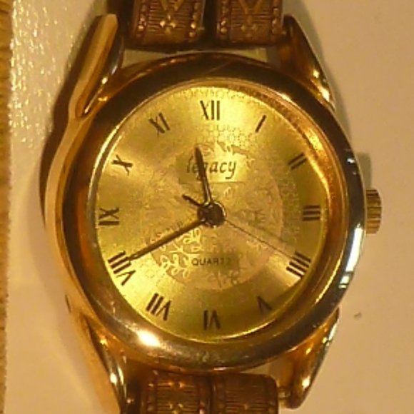 3 Unique and Functioning Watches - Picture 12 of 16